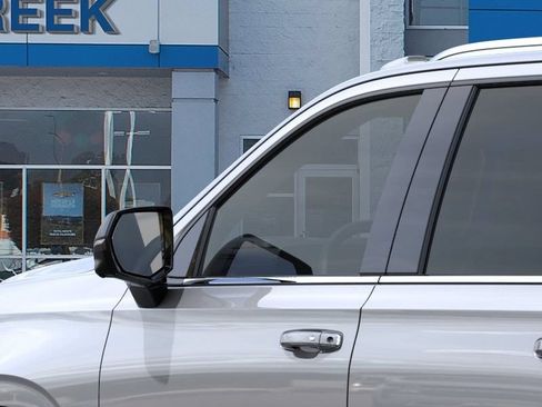 New 2026 Chevrolet Suburban Premier AWD/4WD image 13