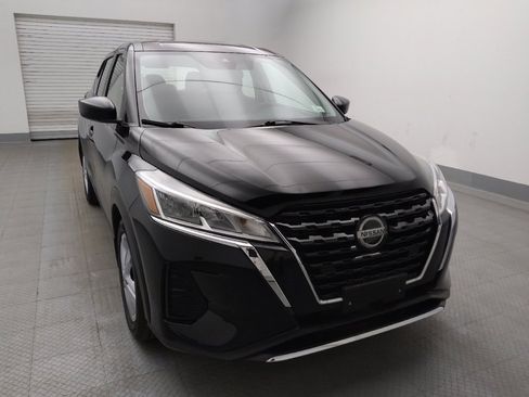 Used 2021 Nissan Kicks S FWD image 14