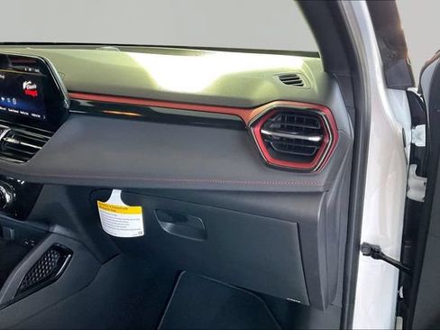 Used 2026 Chevrolet TrailBlazer RS w/ Convenience Package FWD image 18