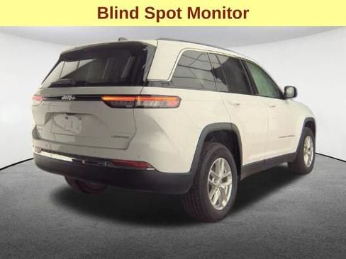 Used 2024 Jeep Grand Cherokee Laredo X w/ Luxury Tech Group I AWD/4WD image 5