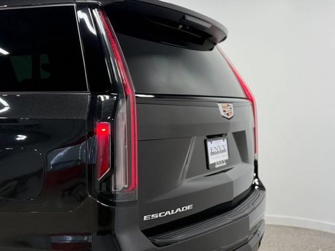 Used 2024 Cadillac Escalade V w/ Heavy-Duty Trailer Package AWD/4WD image 36