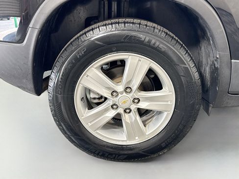 Used 2021 Chevrolet Trax LT w/ Premium Seat Package AWD/4WD image 33