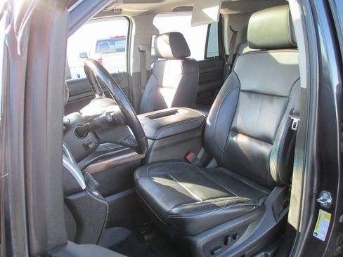 Used 2018 GMC Yukon SLT w/ Premium Edition image 19