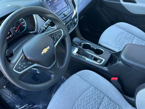 Used 2022 Chevrolet Equinox LS image 11