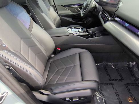 Used 2025 BMW i5 xDrive40 w/ M Sport Package image 24