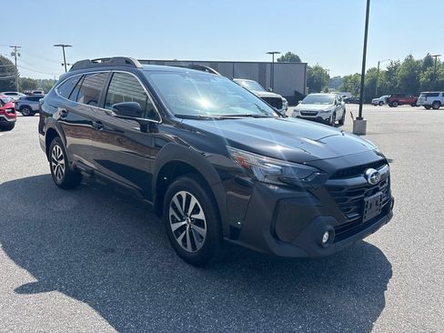 Used 2024 Subaru Outback Premium AWD/4WD image 10