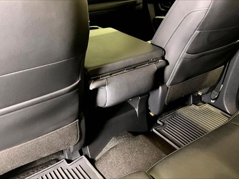 Used 2021 Nissan Titan S w/ S Utility Package image 11