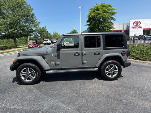 Used 2019 Jeep Wrangler Unlimited Sahara AWD/4WD image 3