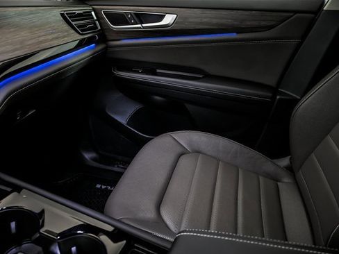 Certified 2025 Volkswagen Atlas SEL image 23