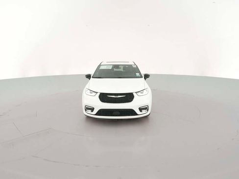 New 2026 Chrysler Pacifica Limited image 2