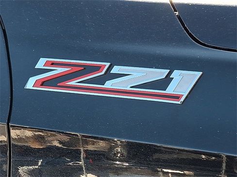 Used 2021 Chevrolet Tahoe Z71 w/ Z71 Off-Road Package image 12