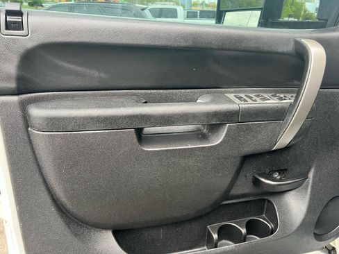 Used 2013 Chevrolet Silverado 2500 LT w/ Interior Plus Package image 12
