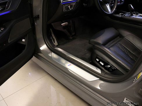 Certified 2022 BMW 750i xDrive w/ Executive Package image 31