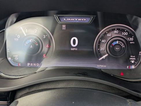 Used 2025 RAM 3500 Limited AWD/4WD image 28