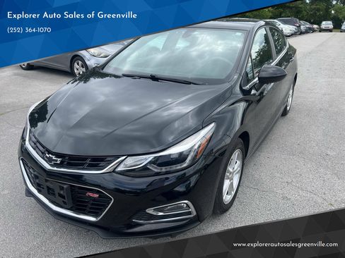 Used 2018 Chevrolet Cruze LT w/ Convenience Package FWD image 1