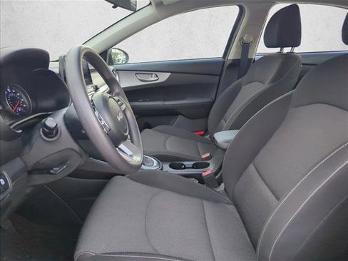 Used 2022 Kia Forte LXS image 13