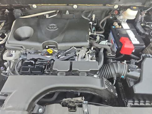 Used 2019 Toyota RAV4 XLE w/ Convenience Package FWD image 14