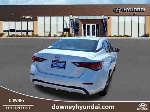 Used 2024 Nissan Sentra SV FWD image 4