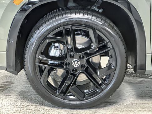 New 2026 Volkswagen Tiguan SE R-Line image 24