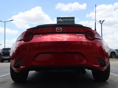 Used 2021 MAZDA MX-5 Miata Club RWD image 10