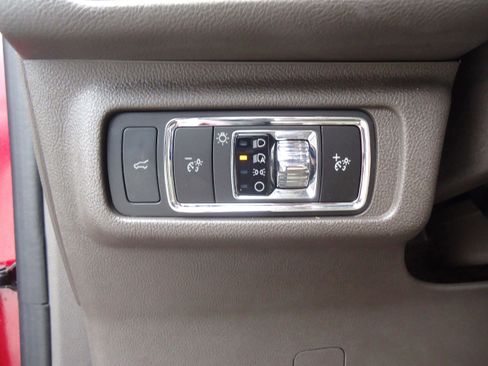 Used 2022 Lincoln Corsair AWD w/ Premium Package image 14