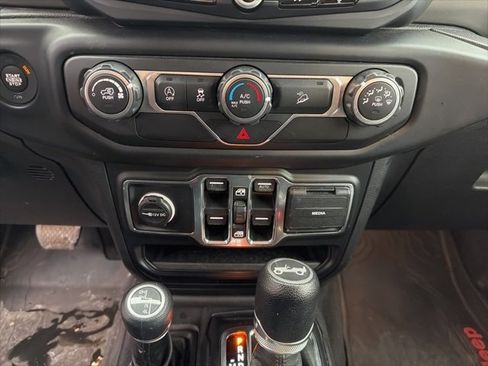 Used 2019 Jeep Wrangler Unlimited Sport S image 23