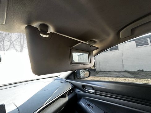 Used 2022 Nissan Altima 2.5 S FWD image 30