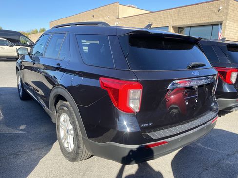 Used 2022 Ford Explorer XLT image 5