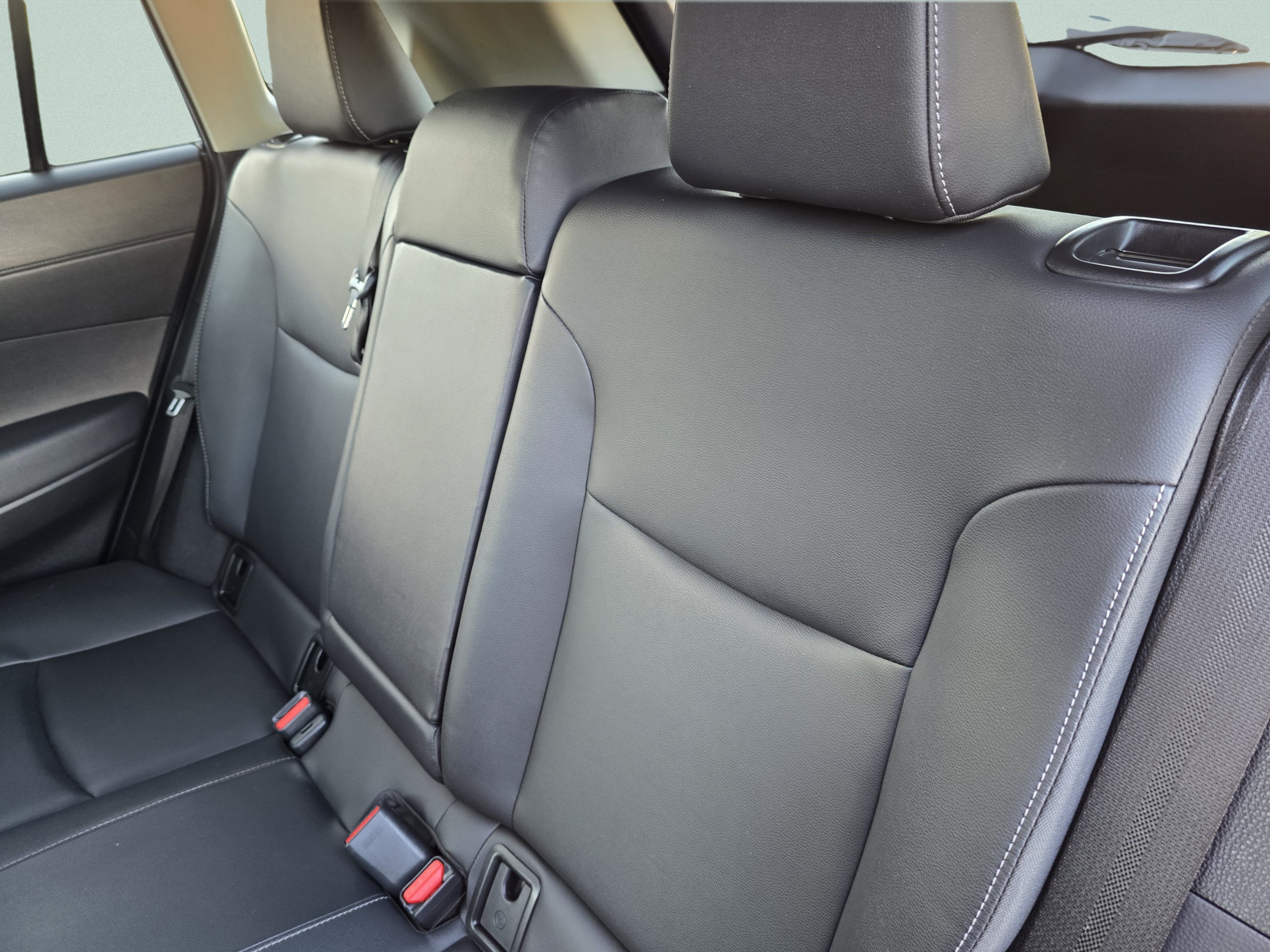 Used 2024 Toyota Corolla Cross XLE FWD image 5
