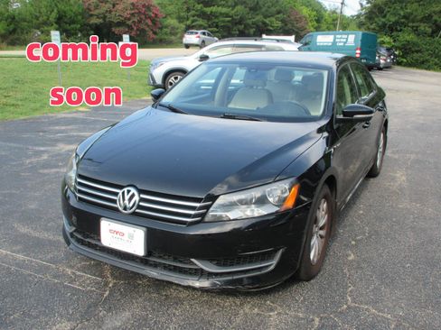 Used 2013 Volkswagen Passat 2.5 S FWD image 1
