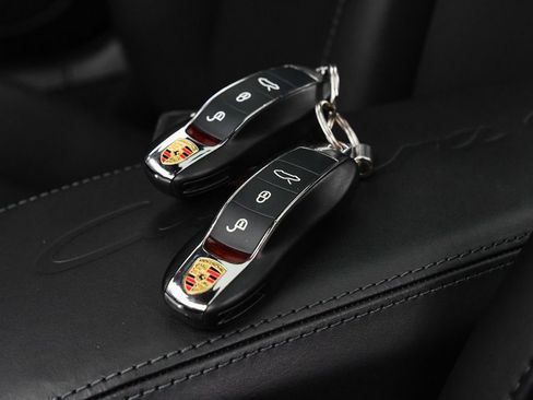 Used 2017 Porsche 911 Carrera S image 18