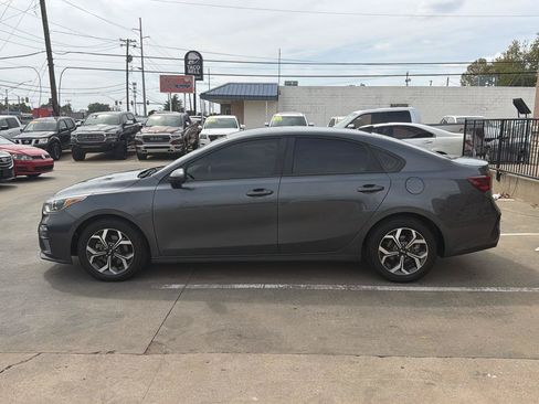 Used 2020 Kia Forte LXS FWD image 8