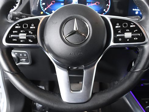 Used 2022 Mercedes-Benz GLA 250 w/ Premium Package Lite image 10