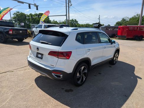 Used 2023 Volkswagen Taos SE AWD/4WD image 5