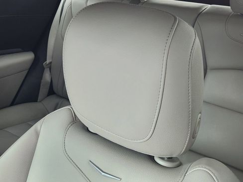 Used 2021 Cadillac XT4 Luxury w/ Cold Weather Package FWD image 24