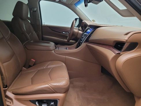 Used 2015 Cadillac Escalade Platinum RWD image 21