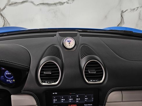Used 2024 Porsche 718 Boxster RWD image 41