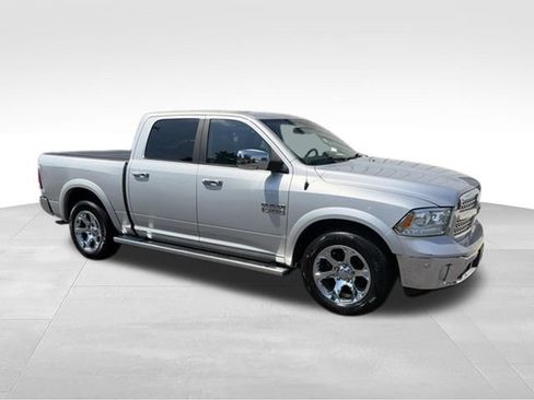 Used 2017 RAM 1500 Laramie w/ Convenience Group AWD/4WD image 25