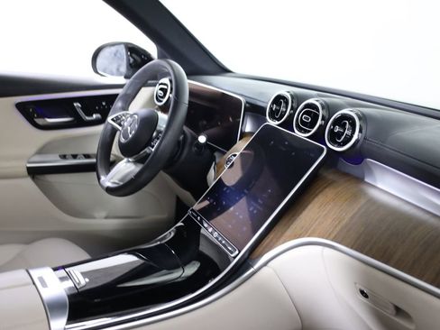 Certified 2024 Mercedes-Benz GLC 300 4MATIC image 43