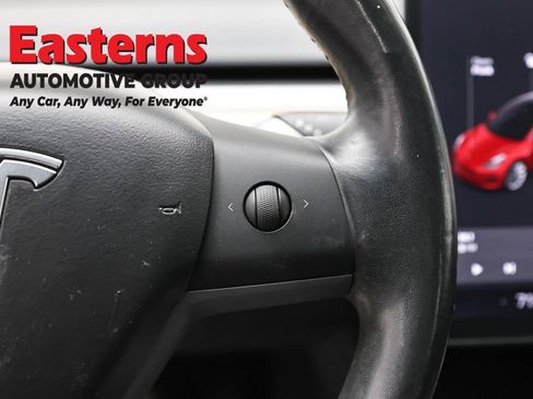 Used 2018 Tesla Model 3 Long Range image 16