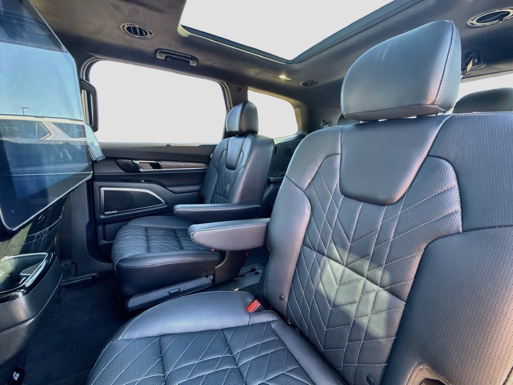 Used 2025 Kia Telluride SX Prestige X-Pro AWD/4WD image 34