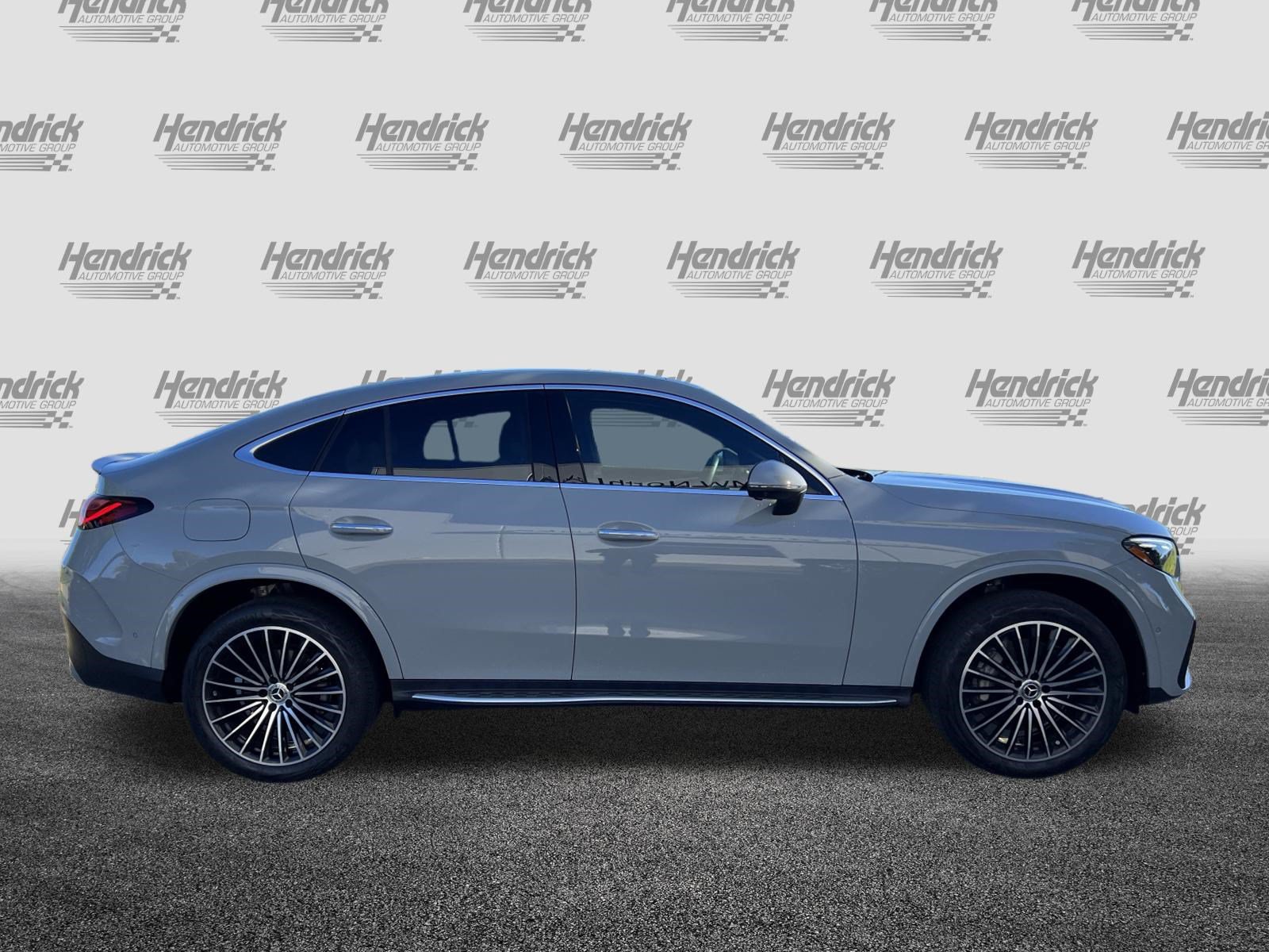 Used 2025 Mercedes-Benz GLC 300 4MATIC image 10