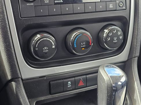 Used 2011 Dodge Caliber Mainstreet FWD image 31