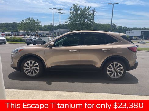 Used 2021 Ford Escape Titanium w/ Titanium Elite Package AWD/4WD image 23