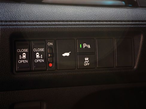 Certified 2025 Honda Odyssey Touring image 40