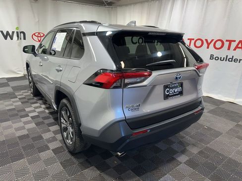 Used 2023 Toyota RAV4 XLE Premium image 5