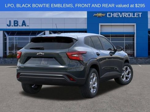New 2026 Chevrolet Trax LS w/ LS Convenience Package FWD image 4