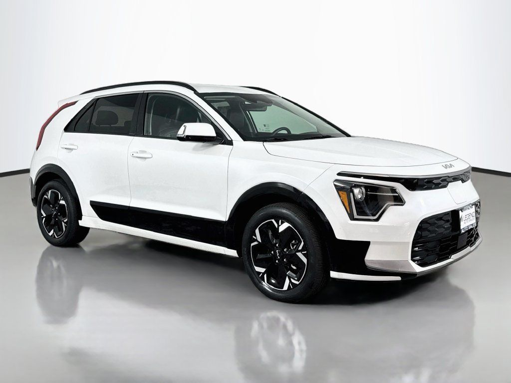 Used 2023 Kia Niro Wind w/ Wind Preserve Package FWD image 4