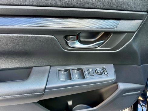 Used 2025 Honda CR-V LX image 12