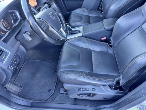 Used 2017 Volvo XC60 T6 Dynamic w/ Climate Package AWD/4WD image 35